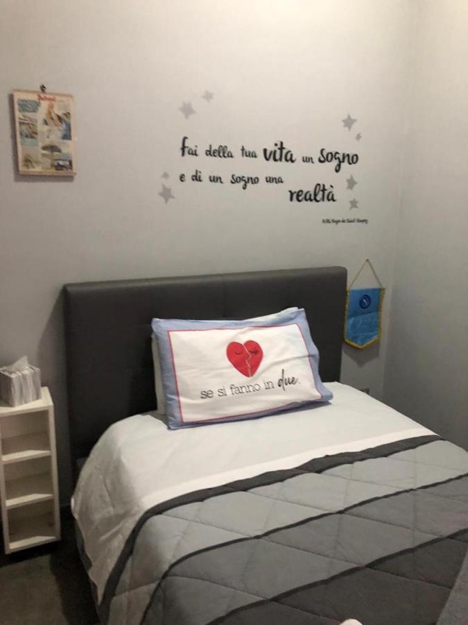 B&B Michela Napoli Bagian luar foto
